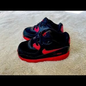 Nike Air Max // SIZE 7C